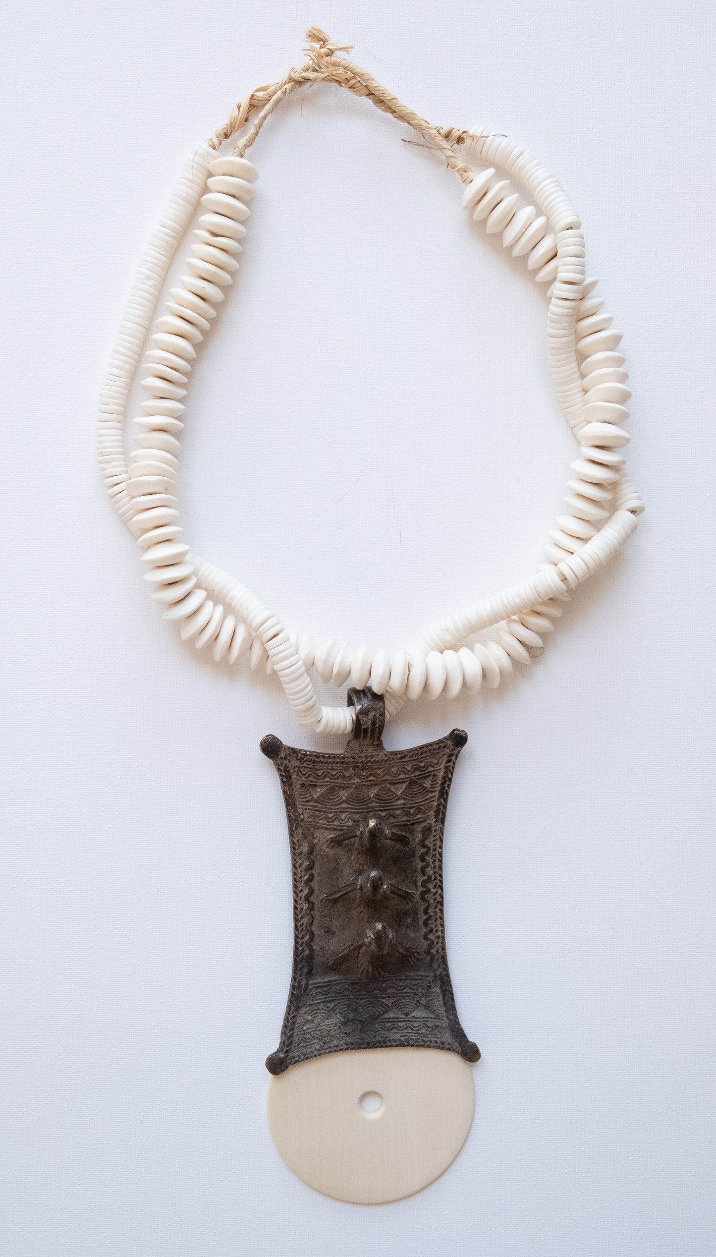 La Traversée-The Crossing: Bronze, bois, perles de bois et d'os- Piece Unique