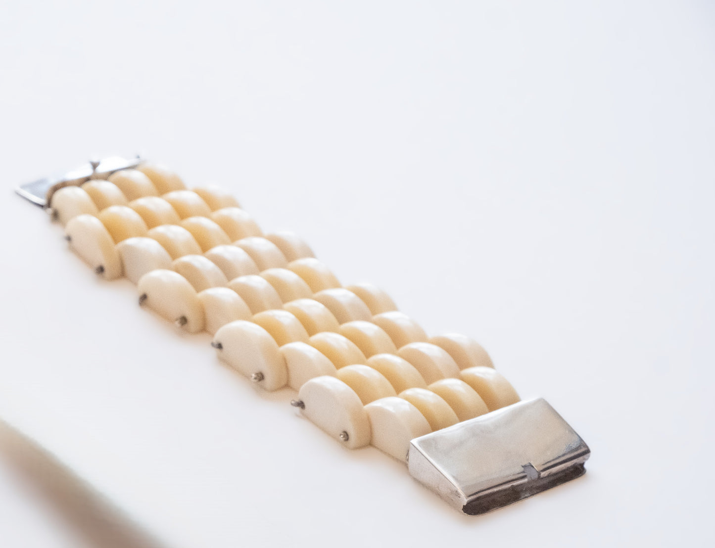 Bracelet en os monté avec de l'argent 925