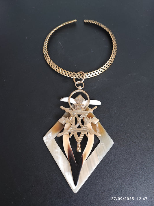 Croix d'Agadez, bronze, laiton et corne, Pièce Unique