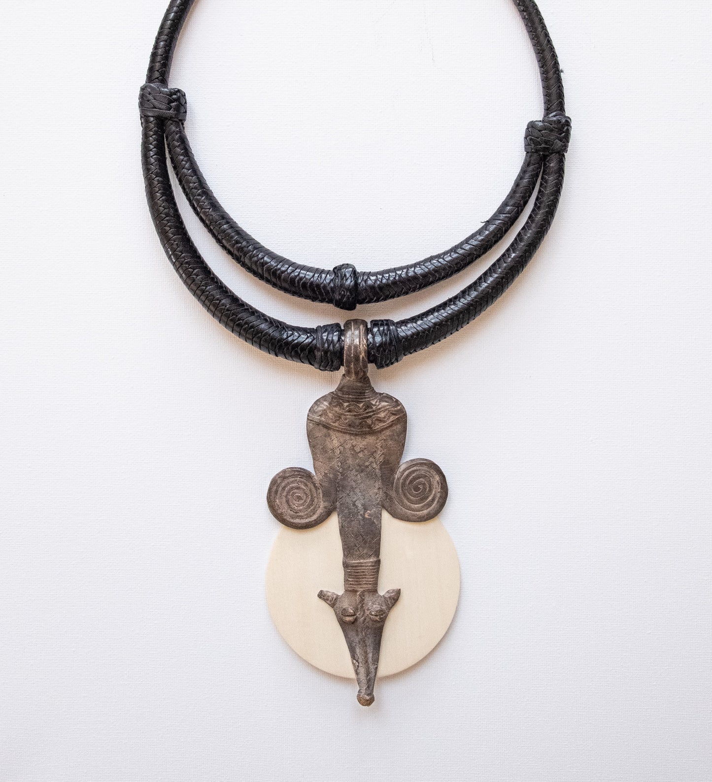 Envol d'un oiseau- Flight of a Bird- Bronze, Bois et cuir- Pièce unique