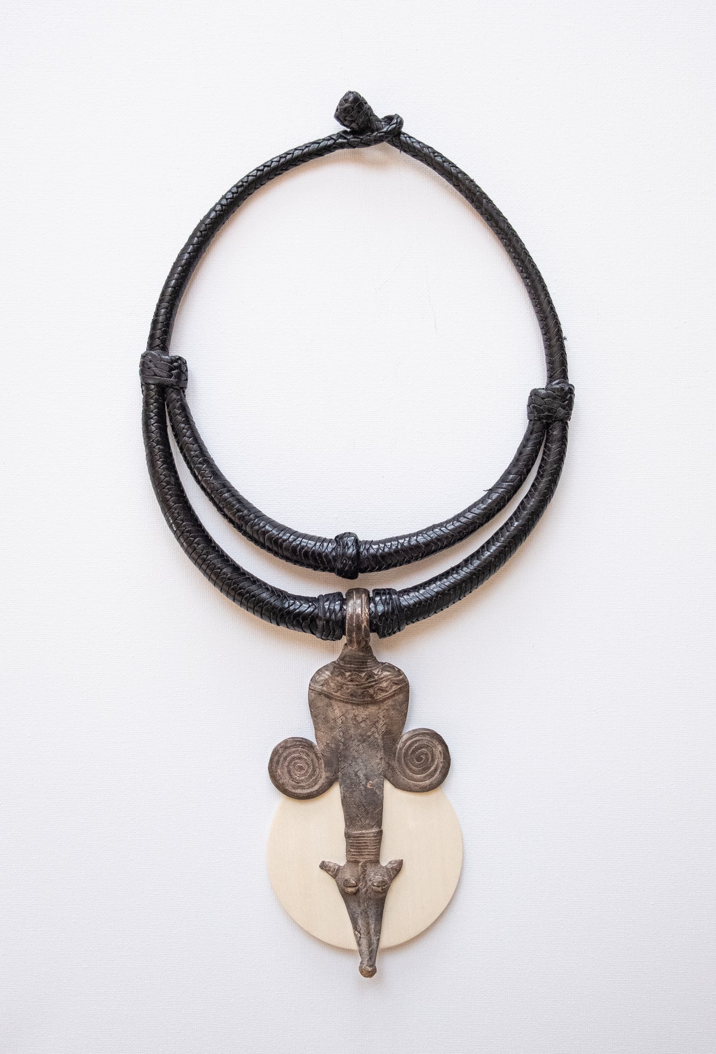 Envol d'un oiseau- Flight of a Bird- Bronze, Bois et cuir- Pièce unique