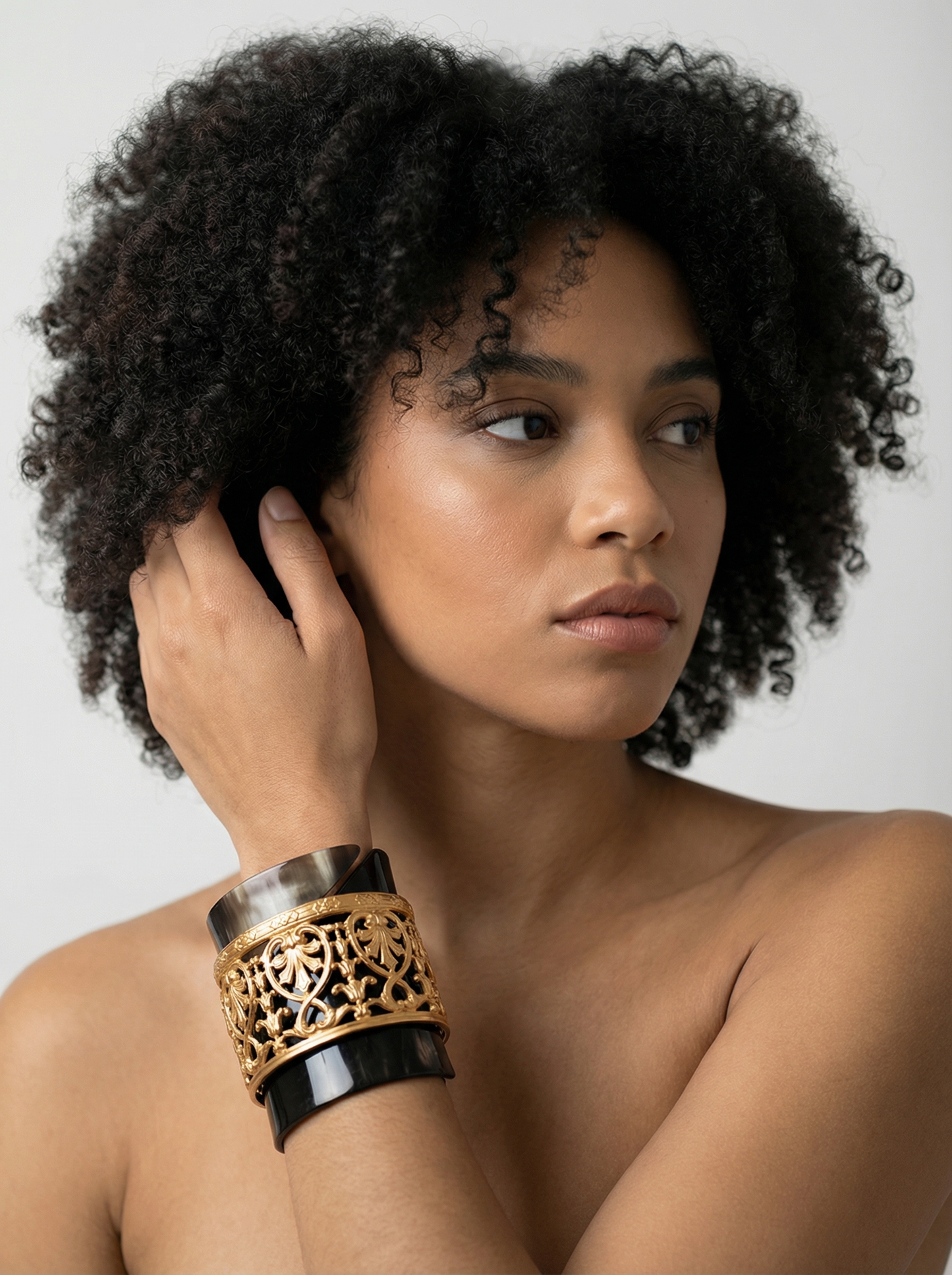 Manchette corne et bronze doré 24K