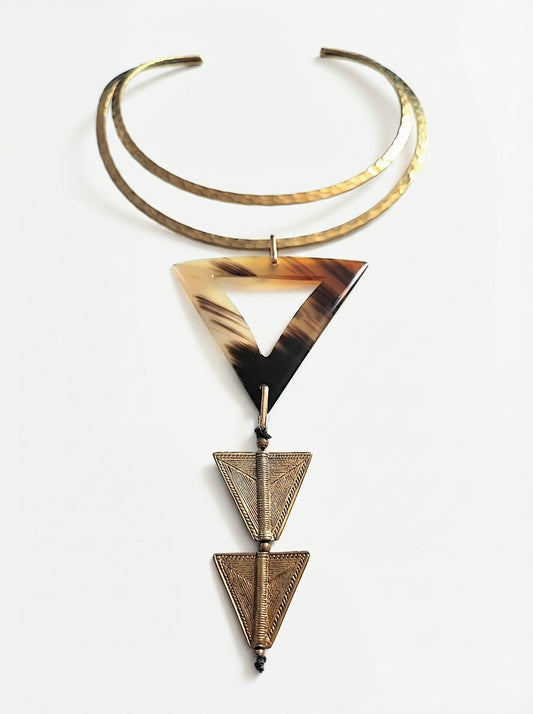 Collier oméga double triangles